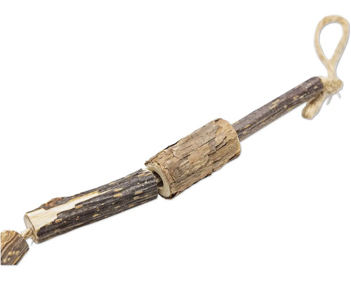 Leksak för gnagare av trä med upphängning