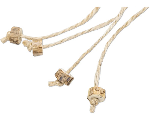Dekorativa snören med träbitar