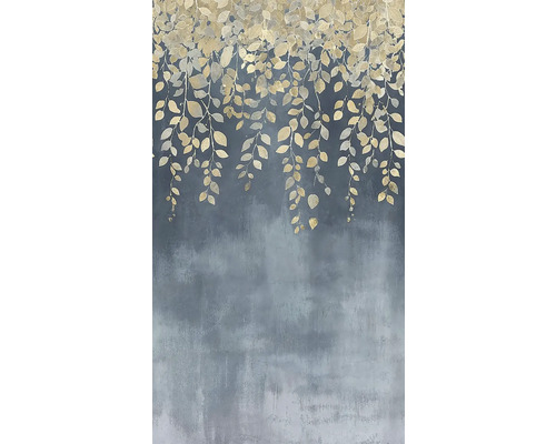 Dekorativ vägg med bladmönster som bakgrund.