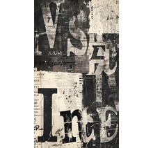 Abstrakt bild med tidningsurklipp och bokstäver