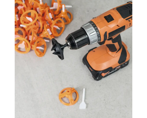 Sladdlös borrmaskin med kakelplanssystem och tillbehör
