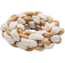 Flätad hundleksaksring av rep och gummi