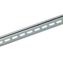 Profilskena med avlånga hål