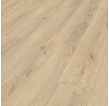 Laminatgolvpaneler lagda med trästruktur