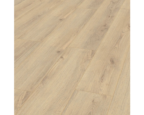 Laminatgolvpaneler lagda med trästruktur