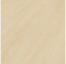 Närbild av ett ljust laminatgolv med trästruktur