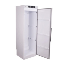 Öppet vitt kylskåp