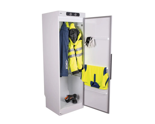 Öppet torkskåp med arbetskläder, skor och handskar