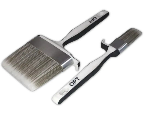Två penslar av märket OPT