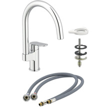 Köksblandare med installationsmaterial och flexibla slangar