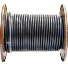 Kabelrulle med upprullad kabel