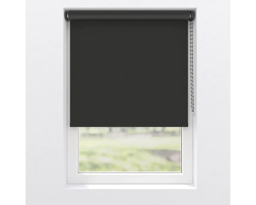 Mörkläggningsrullgardin på fönster med kedjedrag