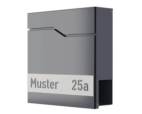 Brevlåda med husnummer och namnskylt