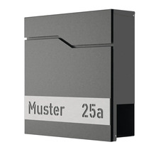 Brevlåda med namnskylt