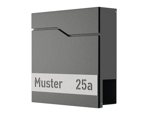 Brevlåda med namnskylt