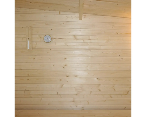 Träbastu med termometer och hygrometer