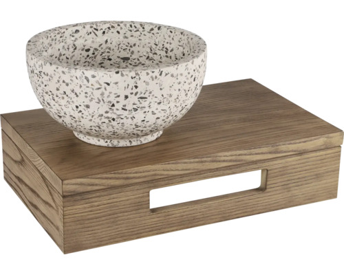 Dekorativ skål på träbricka