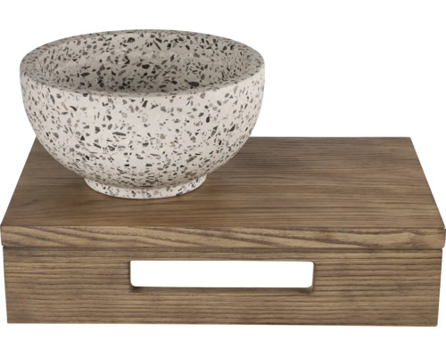 Dekorativ skål på träbricka