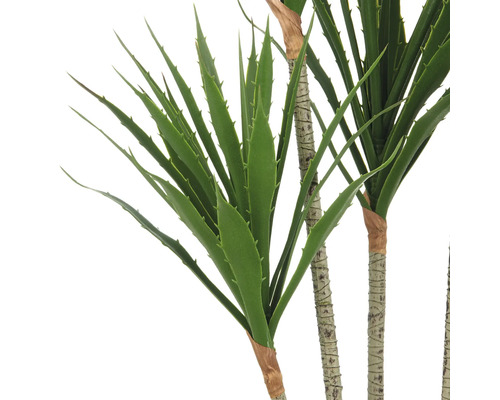 Konstgjord växt med spetsiga blad