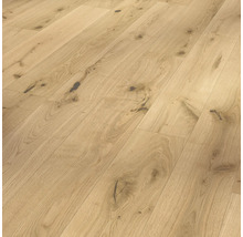 Trägolv med naturlig ådring och kvistar