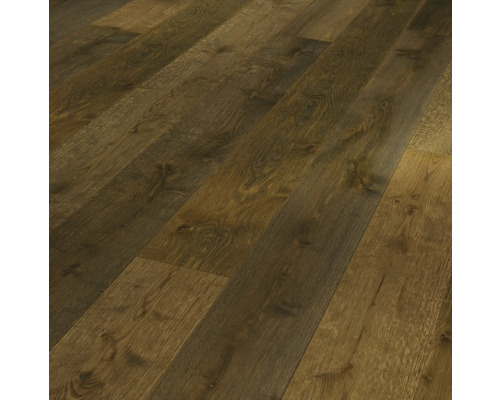 Parkettgolv PARADOR Brunello brun ek Närbild av lagt laminatgolv