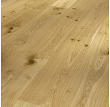 Trägolv av ek med kvistar