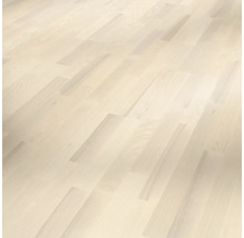 Ljust trägolv, lagt.