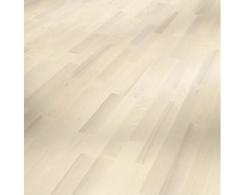 Ljust trägolv, lagt.