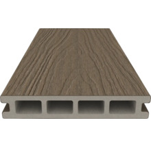 Trallbräda av träkomposit med ihålig kammarprofil