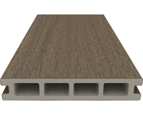 Trädäck av kompositmaterial med träutseende och ihålig kammarprofil