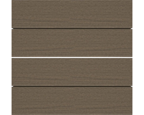 Stapel med trallbrädor i träplastkomposit