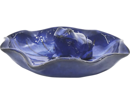 Dekorativ grodfigur i blå blatform för trädgårdsdammen