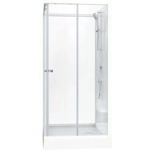 Duschkabin med duschset och klar glasvägg