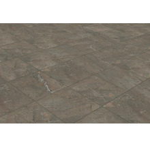 Golvbeläggning av kvadratiska plattor med marmorstruktur