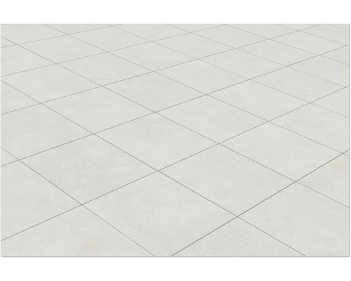 Kakelgolv med kvadratiska, ljusa plattor och fogar