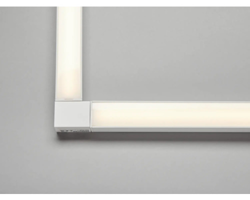 Vinklad LED-lampa på väggen