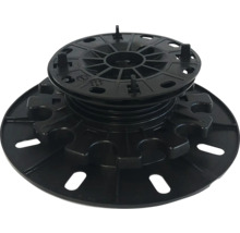 Justerbar fot för terrasskonstruktion