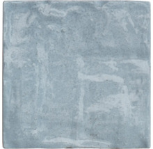 Fyrkantig golvplatta med strukturerad yta