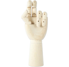 Träledad hand som visar segertecknet