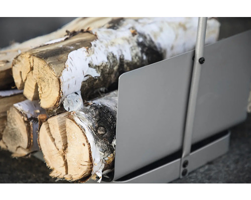 Vedkorg med björkved