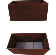 Två metallplanteringslådor