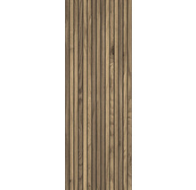 Träpanel med ribbad struktur