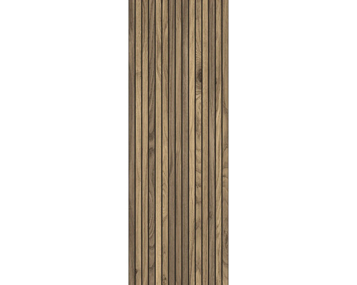 Träpanel med ribbad struktur