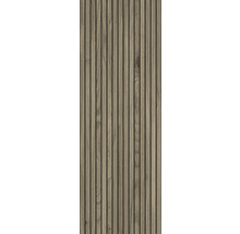 Träpanel med vertikala lameller för vägg- eller takbeklädnad