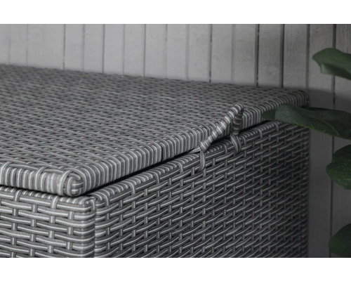 Detaljvy av en förvaringslåda av rotting.