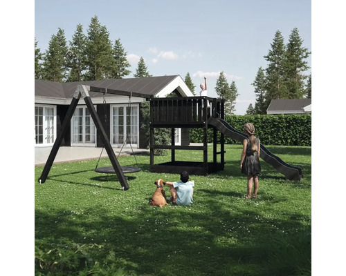 Lekplats med gunga, torn och rutschkana i trädgården