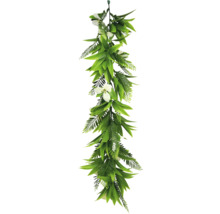 Konstgjord blomstergirlang med gröna blad och vita blommor