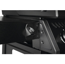 Detaljvy av en svart gasolgrill med flamsymbol