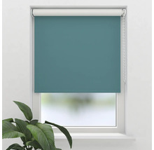 Blågröna rullgardiner på fönstret