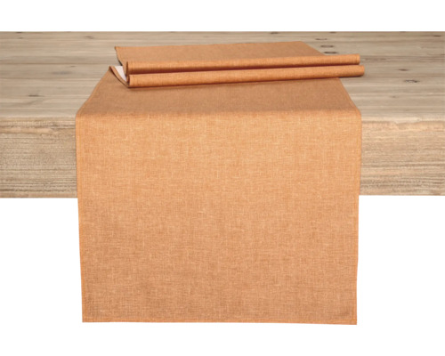 Bordslöpare av tyg på träbord